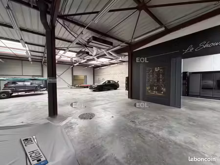 local d'activité 562 m²