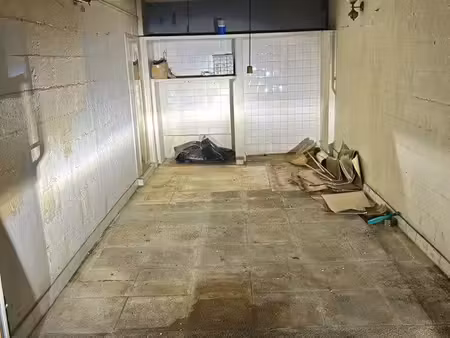 box fermé dans résidence sécurisée
