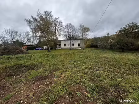 terrain à bâtir de 895 m² à agen-d'aveyron