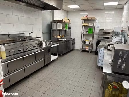 restaurant / pizzeria