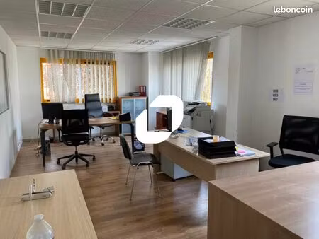 bureau 190 m²