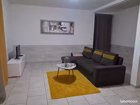 bas de villa meublé et climatisé en location longue durée
