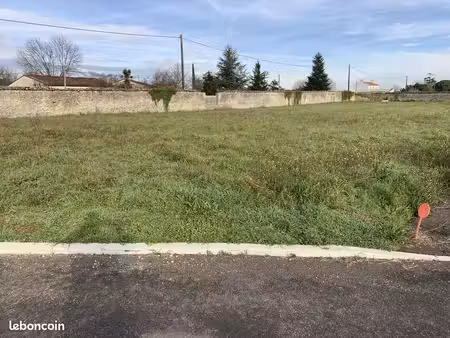 terrain à bâtir de 442 m2 au prix de 56000 à cognac (16)