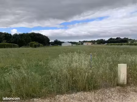 terrain à bâtir de 905 m2 au prix de 32580 à marignac (17)
