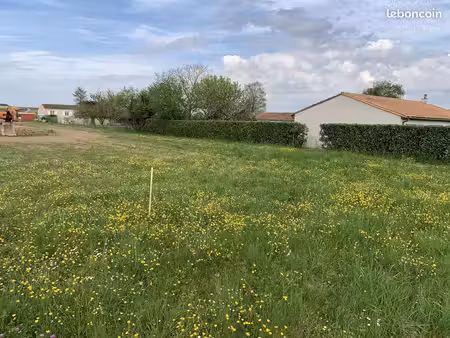 terrain à bâtir de 479 m2 au prix de 32333 à mazeray (17)