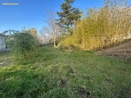 terrain 696 m² angouleme