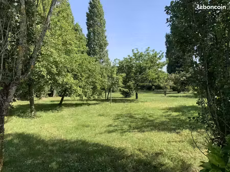 terrain à bâtir de 1250 m2 au prix de 64990 à chermignac (17)
