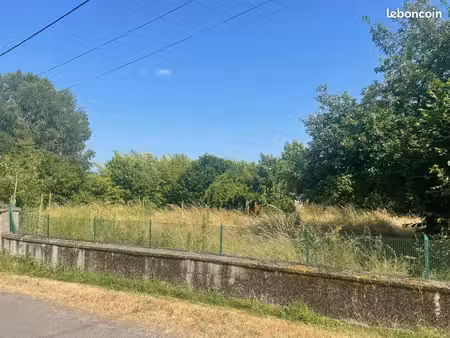 terrain à bâtir de 1005 m² à glenat (15)