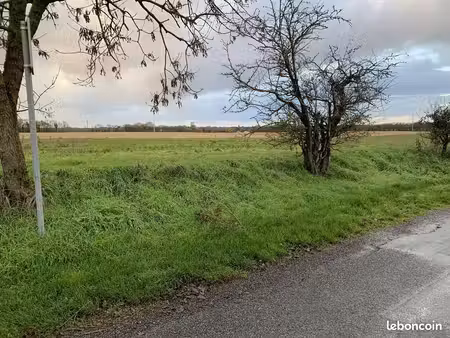 terrain à bâtir de 424 m2 au prix de 55300 à loire-les-marais (17)