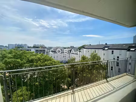appartement t4 spacieux avec balcon & vue dégagée