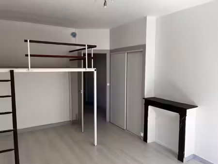 location appartement 1 pièce 24.9 m² à niort (79000)  480 €