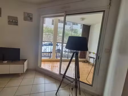 location meublée appartement 1 pièce 35 m² à saint denis chaudron (97490)  683 €