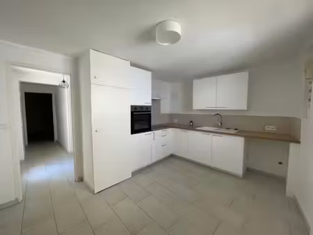 location maison 4 pièces 91 m² à nieul-sur-mer (17137)  992 €