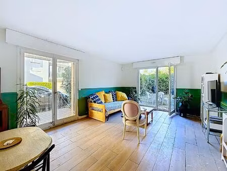 rez-de-jardin à rénover au cœur de bonne
