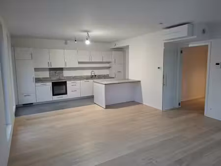 appartement à louer à albert  1er 15 fosses-la-ville (vbe54011)