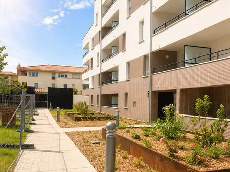 t3 rez de jardin avec parking