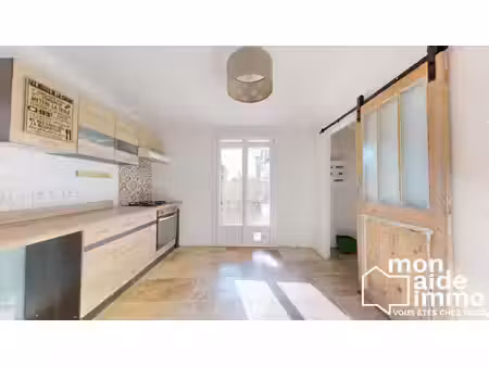 jolie maison de ville entièrement rénovée