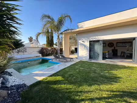 villa moderne avec piscine sur bompas