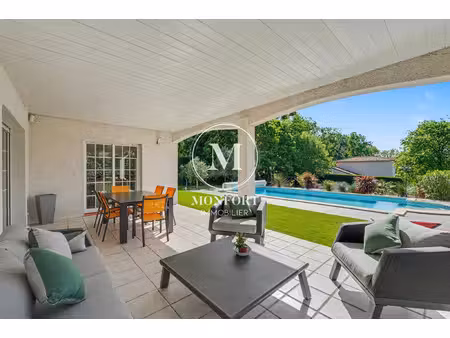 villa familiale avec t1 indépendant  piscine.