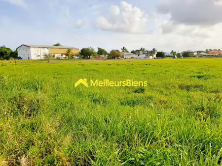 terrain à bâtir de 1 301 m² à sainte-anne accessible voie privée