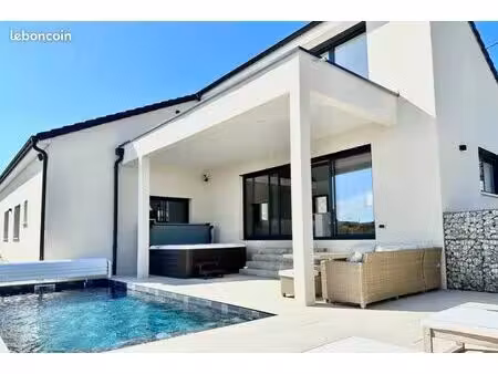 villa contemporaine d’exception – vue panoramique sur dijon – piscine & jacuzzi – 170 m²
