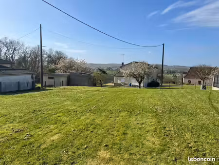 terrain à bâtir de 744 m² à mouleydier (24)