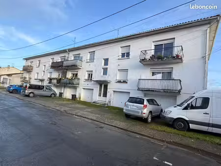 immeuble 843 m² saintes