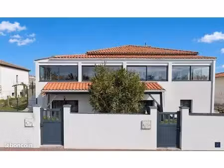 propriété 5 pièces 280 m²