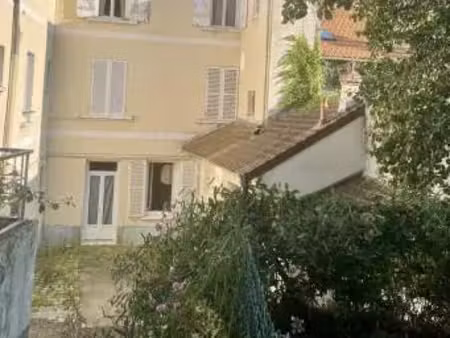 location meublée appartement 2 pièces 40 m² à arpajon (91290)  860 €