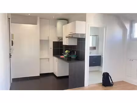 location appartement 1 pièce 24 m² à colombes (92700)  840 €