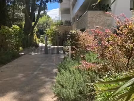 magnifique 2 pieces avec parking -non meuble