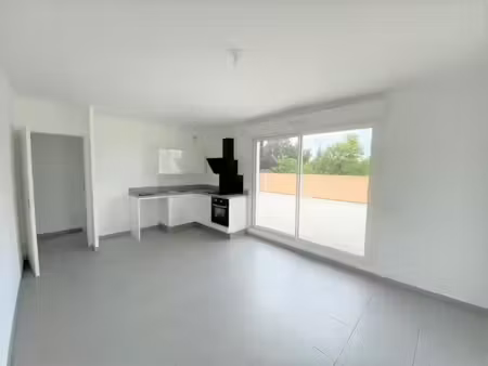 t3 avec terrasse et parking à montpellier