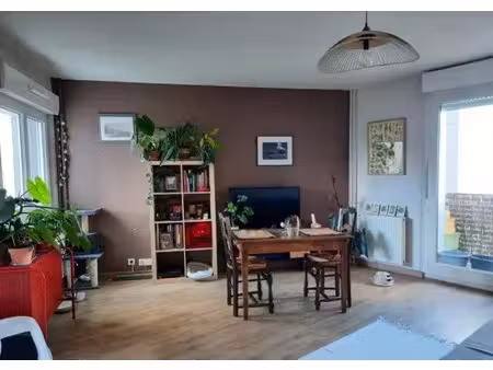 location meublée appartement 2 pièces 49 m² à nantes (44000)  865 €