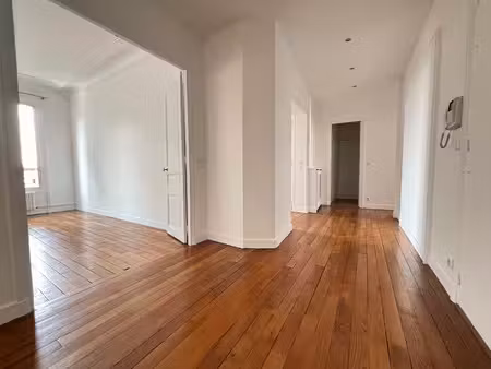 appartement 4 pièces - rue des huissiers