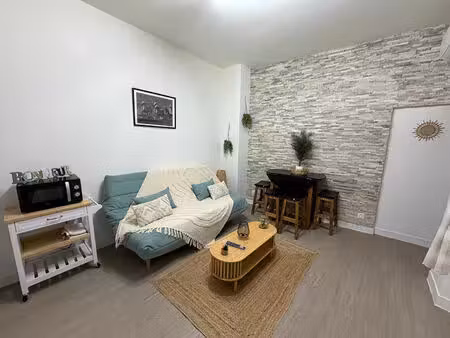 centre ville  place des esclafidous - p2 38 m2 meuble - avec climatisation