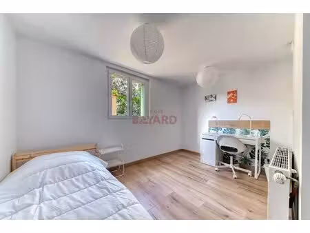 belle chambre en colocation en maison avec jardin – saint-genis-laval