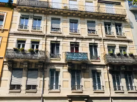 studio 31 96 m² surface utile en étage au calme lyon 69003