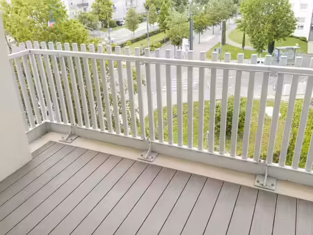 t3 avec garage et balcon à venissieux