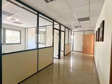 bureaux clés en main lumineux+ parkings sécurisés en vente à vitrolles hub(13127)
