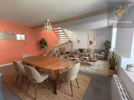 à louer : maison de ville en hyper-centre de beaugency