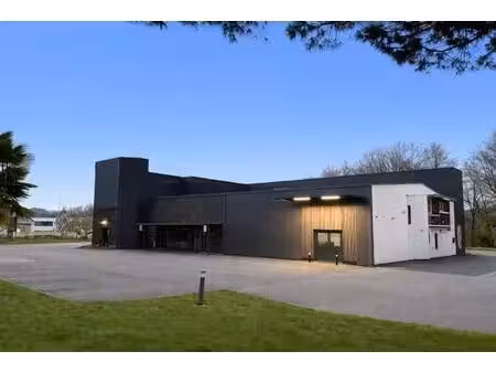 vente local d'activités 1 560 m²