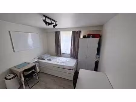 studio 18m2 avec cuisine et salle de bain