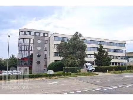 bureau rénové de 134 m² dans un emplacement exceptionnel