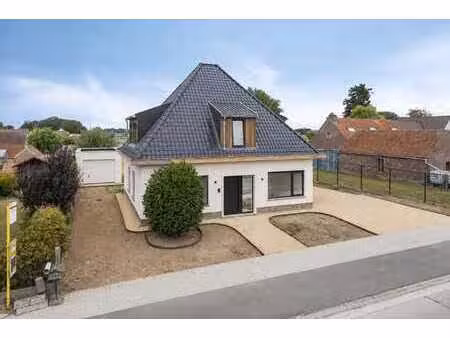 ruime  instapklare gezinswoning op een prachtig perceel i...