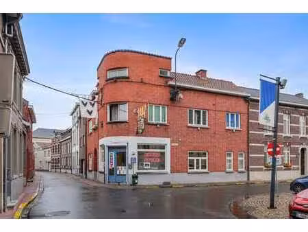 investeringspand met handelsruimte en 3 appartementen in ...