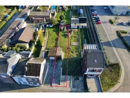 terrain de 317m² avec garage