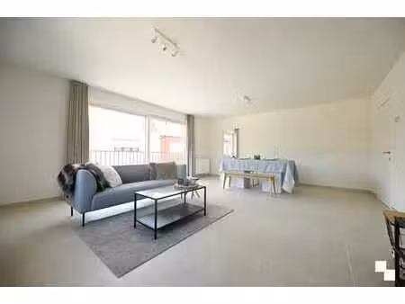lichtrijk  compleet gerenoveerd hoekappartement & volledi...
