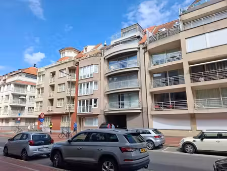 spacieux appartement bénéficiant d'une belle largeur de faça