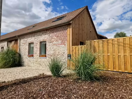 sublime maison rénovée avec emplacements de parking et jardi