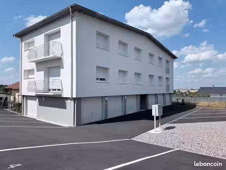 appartement t4 rénové – garage + cave + terrain privatif – immeuble réhabilité